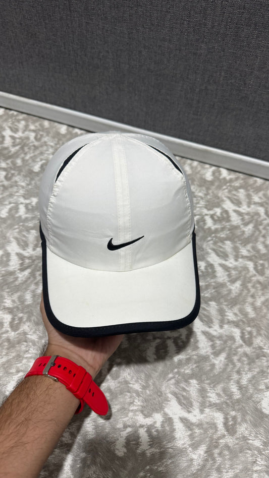 Nike Featherlight Drifit Cap